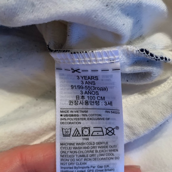 Gap Toddler Reindeer Shirt - Picture 4 of 4